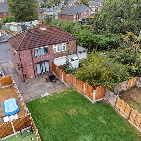 Prázdninový dům 3 Bedroom House 4 Beds Free Parking 2sd