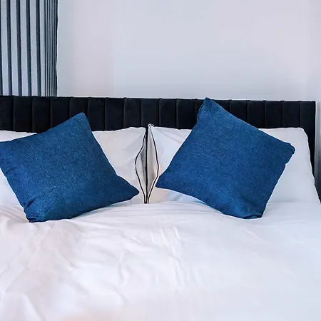 Holiday home 4-bed House Near Centre *