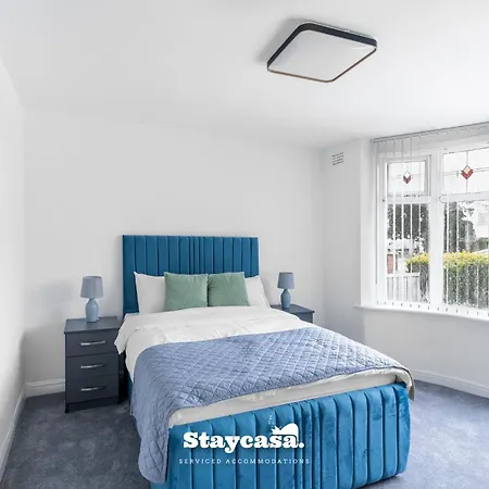 Vakantiehuis Spacious 4-bed Near Didsbury *