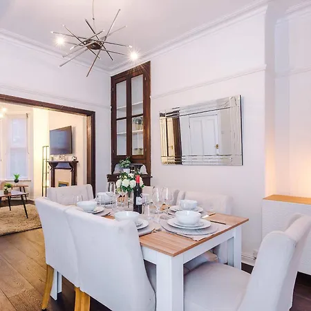 Oldtrafford - Sleeps 6 - Free Parking - Free Wifi Дом отдыха