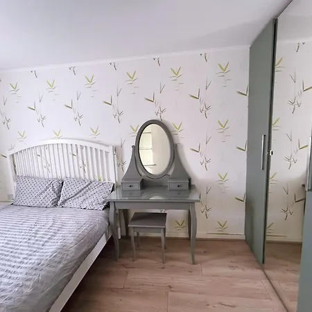 Classy Double Salford Detached House, Plab * Manchester