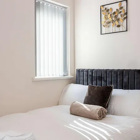 The Groves 2 First Floor Holiday home Manchester