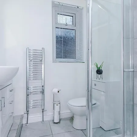 別荘 Oldtrafford - Sleeps 6 - Free Parking - Free Wifi マンチェスター