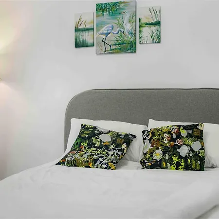 Guestready - Charming Retreat With Private Patio 4*