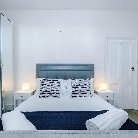 Oldtrafford - Sleeps 6 - Free Parking - Free Wifi Tatil Evi *