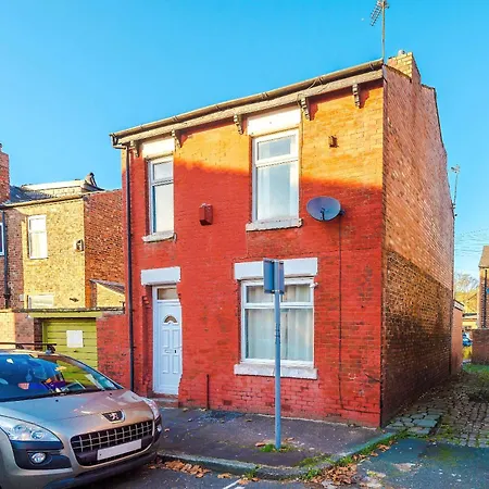 4-bed House Near Centre Holiday home