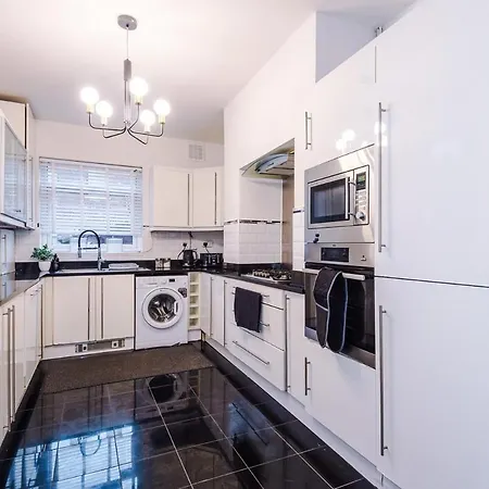 Oldtrafford - Sleeps 6 - Free Parking - Free Wifi 別荘 マンチェスター