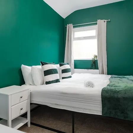 Exotic 4bd - Etihad, Coop Arena - Outdoor Dinning