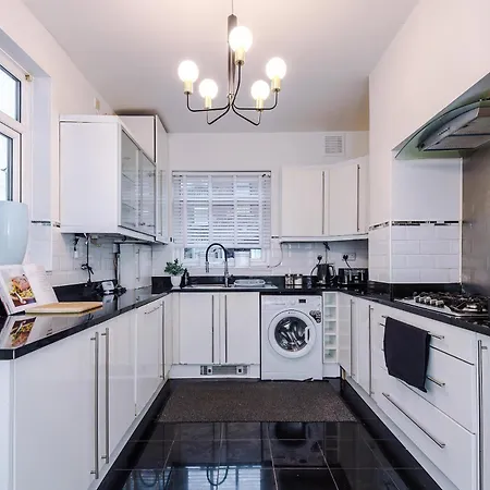 Oldtrafford - Sleeps 6 - Free Parking - Free Wifi Tatil Evi *