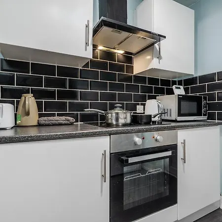 Spacious 3br - Pool Table - Games - Sleeps 9