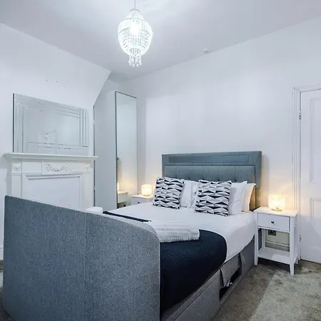 別荘 Oldtrafford - Sleeps 6 - Free Parking - Free Wifi *