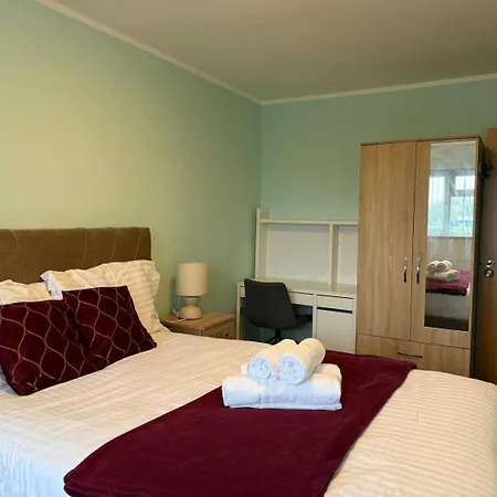 Spacious 4br Near Old Trafford Sleeps 7! Дом отдыха *