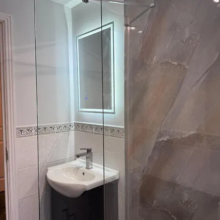 Stunning House In Chorlton * Mánchester