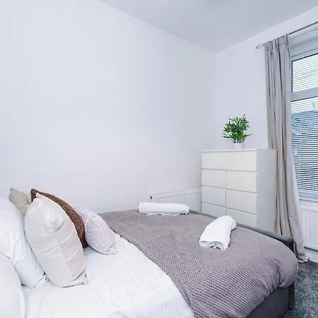 別荘 Oldtrafford - Sleeps 6 - Free Parking - Free Wifi *