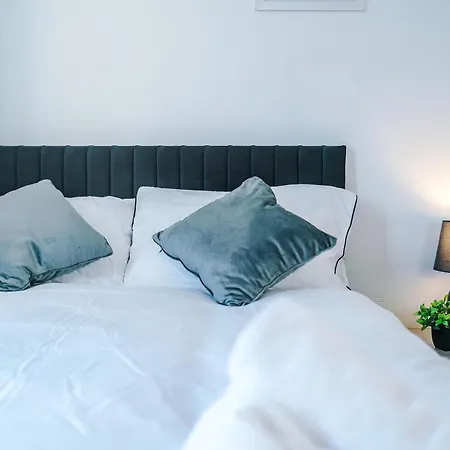 4-bed House Near Centre * Манчестер