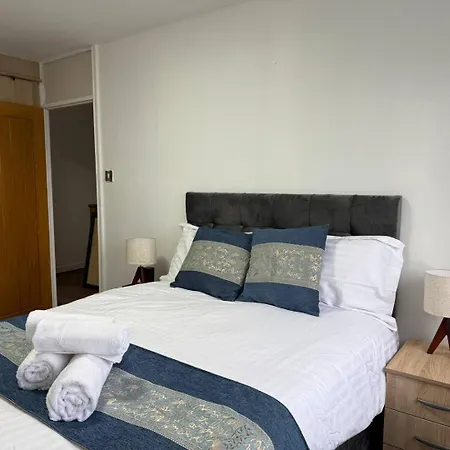 Spacious 4br Near Old Trafford Sleeps 7! Дом отдыха Манчестер