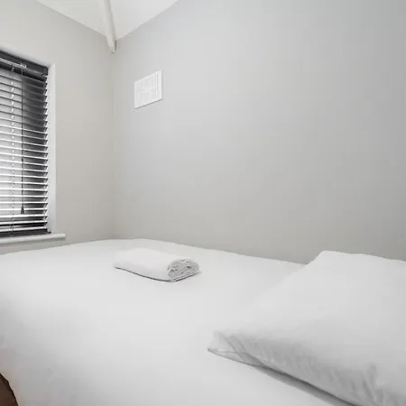 Spacious 3br - Pool Table - Games - Sleeps 9