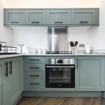 The Groves House- 4 En-suite Beds, Close To Hospital & Mcr Uni Dom wakacyjny *