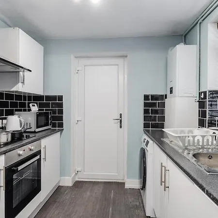 Σπίτι διακοπών Spacious 3br - Pool Table - Games - Sleeps 9 Μάντσεστερ