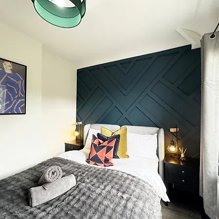 Family & Pet-friendly 5pp, Parking, 20 Min To Manchester