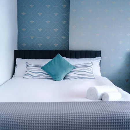 Holiday home 4-bed House Near Centre