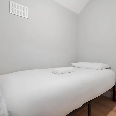 Spacious 3br - Pool Table - Games - Sleeps 9 Dom wakacyjny *