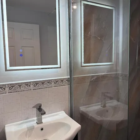 Stunning House In Chorlton Сasa de vacaciones *