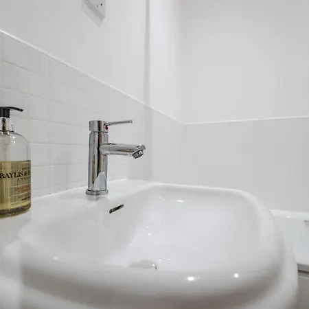 בית נופש Chic 3bd Abode With Pool Table - Etihad - Coop Live - Free Parking