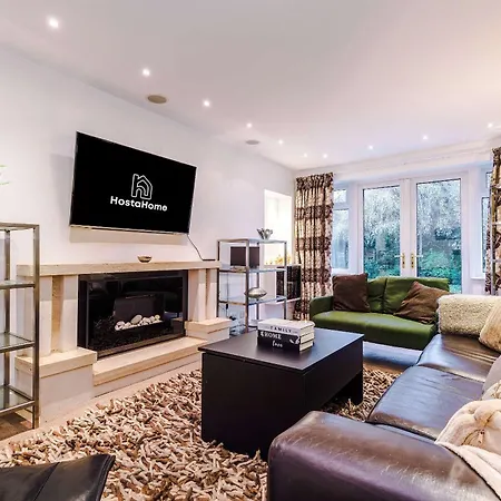 Holiday home 4 Bed House - Sleeps 8 - Free Parking - Manchester