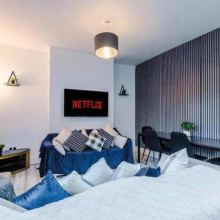 4-bed House Near Centre