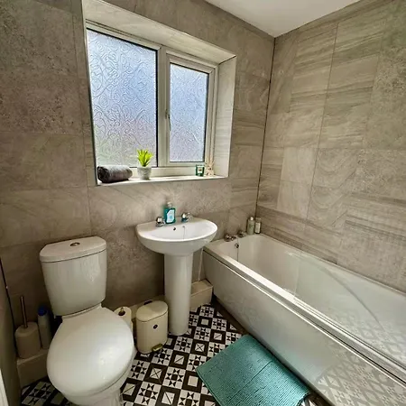 Family & Pet-friendly 5pp, Parking, 20 Min To * Mánchester