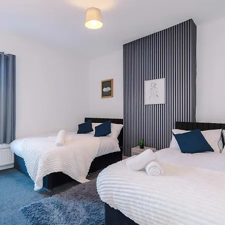 4-bed House Near Centre *