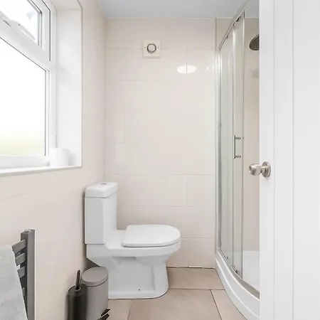 4-bed House Near Centre *