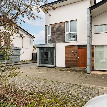 Nyaraló Chic 3bd Abode With Pool Table - Etihad - Coop Live - Free Parking Manchester