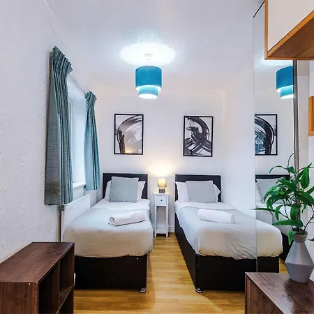 度假居 Luxury 5br Near Airport Wifi 曼彻斯特