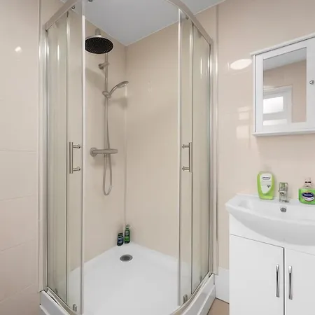 4-bed House Near Centre Дом отдыха