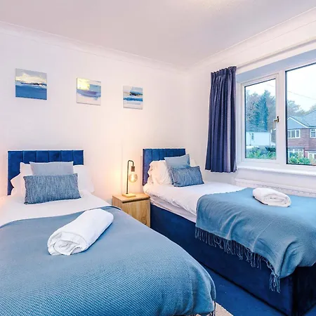 Holiday home Luxury 5br Near Airport Wifi Manchester