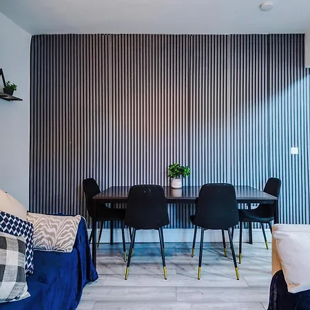 4-bed House Near Centre * Манчестер