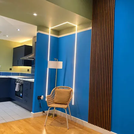 The Blue Loft - Modern Apartment Manchester