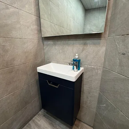 2, Centrally Located Near Northern Quarter