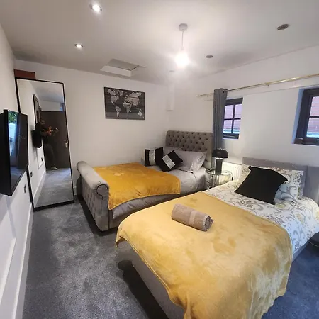 Charming Ground Floor Tudor Free Wifi Apartmán *