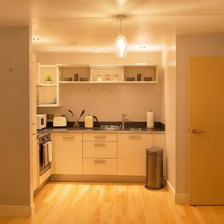 Lejlighed - Sleeps 2 - Parking - Station Close Manchester