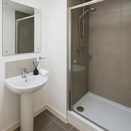 Appartamento Riverfront Serenity