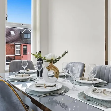 Moxley Residence-2-bed For Business & Leisure * Manchester
