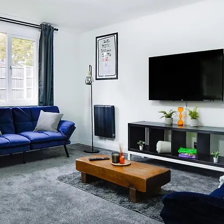 Modern 2-Bedroom Flat, Near City Centre, Ideal For Families & Groups * Mánchester