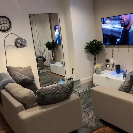 Cozy 2- Bed In The Centre *