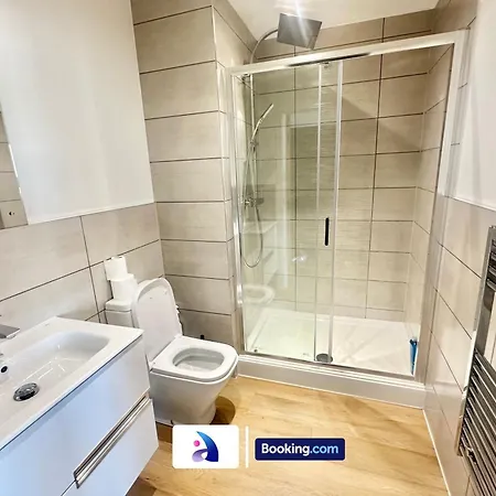 Sleeps 5 Ideal For Work Trips Up To 40 Percent Off Old Trafford Modern Апартаменты Манчестер