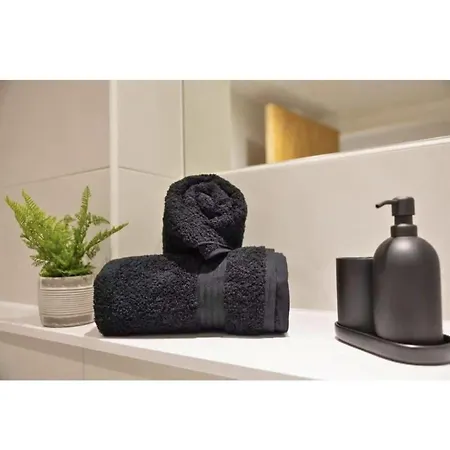 The Halo - Terrace - - Parking Manchester