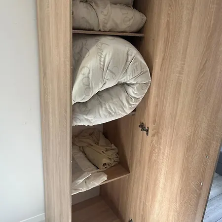 Cosy - 15 Mins Drive To Manchester