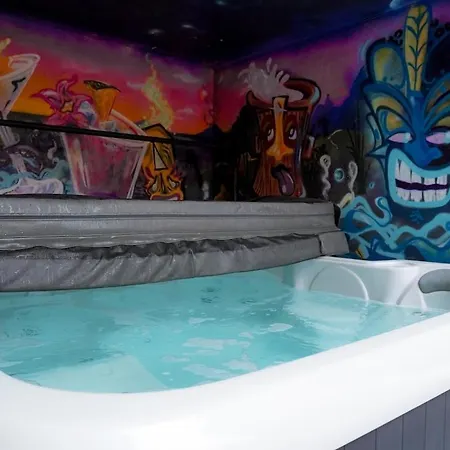 Daire Sleek 4br Townhouse Rooftop Hot Tub Prime Location *